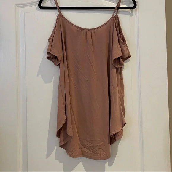 Open shoulder top - Picture 2 of 3